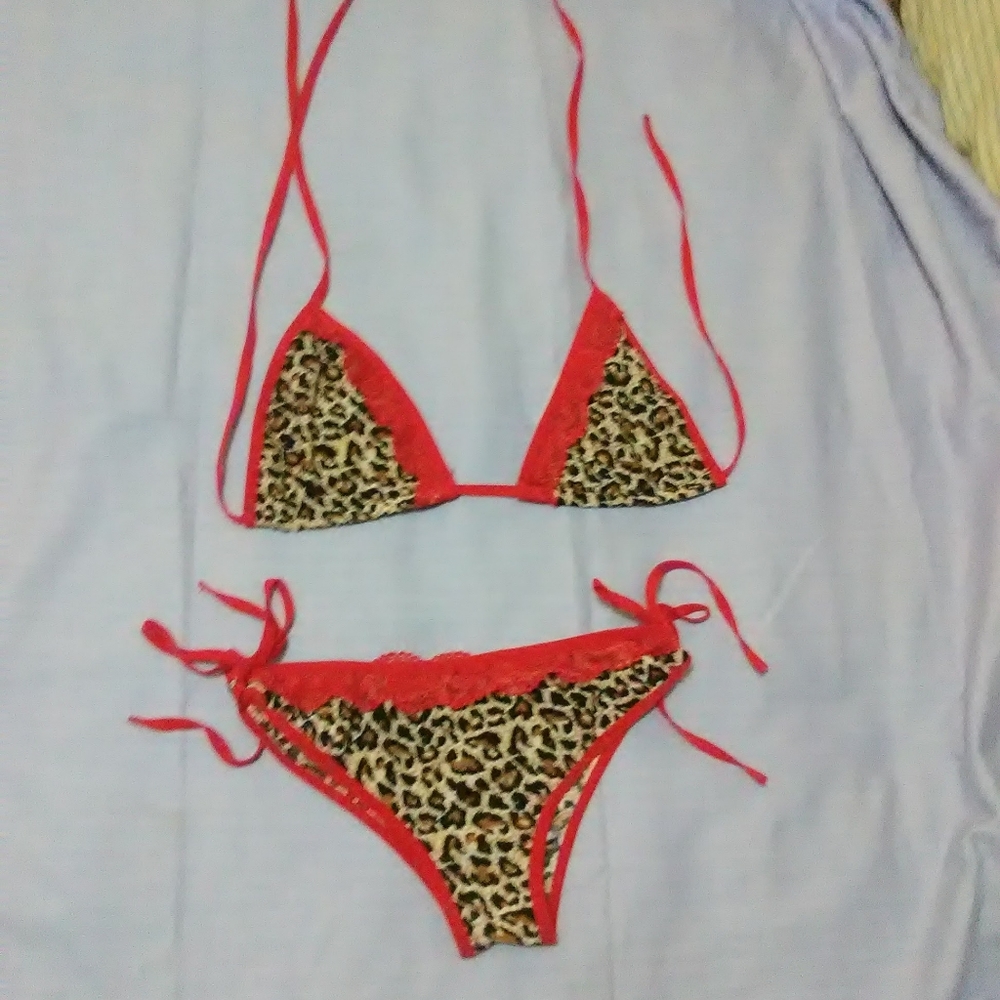 bikini - Picture 2 of 4